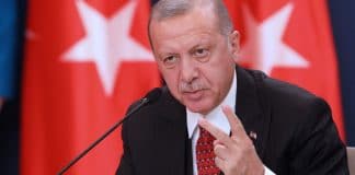 Erdogan s'irrite et veut "donner un leçon" au maréchal libyen