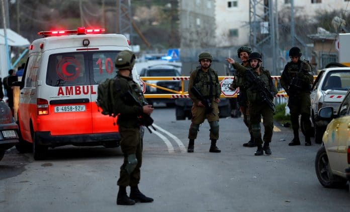 Israël confisque le seul véhicule médical servant 1500 Palestiniens isolés
