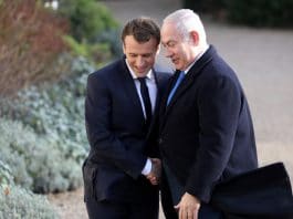 Macron rend visite à Netanyahu et rencontre Mahmoud Abbas