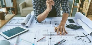 Pas d’arabes, s’il vous plaît, un architecte voit sa candidature refusée avec un message raciste