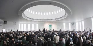 Un imam philanthrope collecte plus d’un million d’euros pour des organisations caritatives