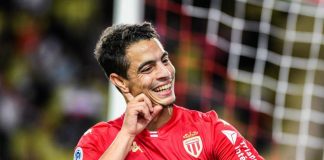 Wissem Ben Yedder règle la note d'un supporter en difficulté
