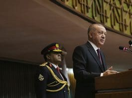 Erdogan s'engage fermement à résoudre le problème syrien dans un discours fort