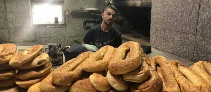 Jérusalem - Israël ferme de force une boulangerie palestinienne pour avoir distribué du pain aux fidèles musulmans