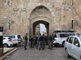 La police israélienne tire à bout portant sur un Palestinien à Jérusalem