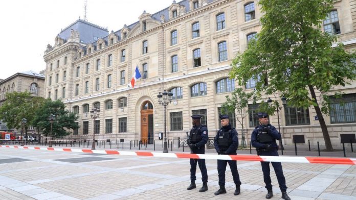La préfecture de police de Paris demande la radiation de trois fonctionnaires musulmans