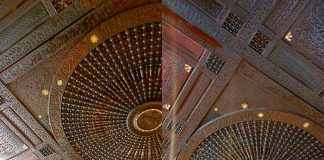 Londres - Le plafond d’un Starbucks a-t-il été volé à la Syrie ou était-ce un cadeau ottoman?