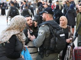 Palestine - La police israélienne refoule des fidèles en route vers la mosquée Al-Aqsa