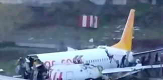 Turquie Un avion dérape hors de piste et se brise en morceaux - VIDEO