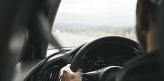 Un chauffeur musulman d’Uber a été insulté et frappé par une cliente islamophobe