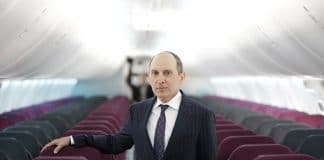 Le PDG de Qatar Airways doute de l'existence du coronavirus