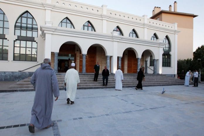 L’organisation Musulmans de France appelle à la suspension de la prière du vendredi dans toutes les mosquées