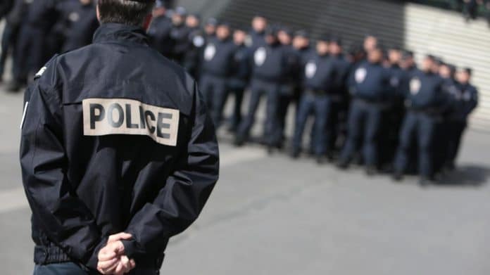 Nantes - 50 policiers en confinement après avoir été exposé à des cas suspects