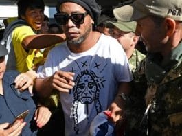 Ronaldinho arrêté au Paraguay pour possession de faux passeports