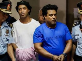 Ronaldinho détenu au Paraguay pour faux passeport