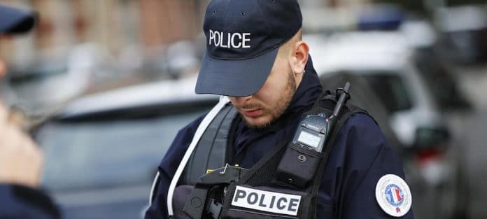 Un policier converti à l’Islam révoqué va être réintégré pour vice de procédure