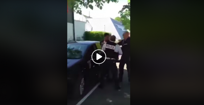 Confinement un contrôle dégénère entre un jeune homme et la police VIDEO