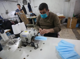Coronavirus : Gaza fabrique des millions de masques pour l'Europe