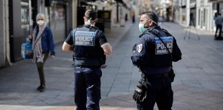 Les deux hommes ayant filmé l'interpellation raciste portent plainte pour pressions policières