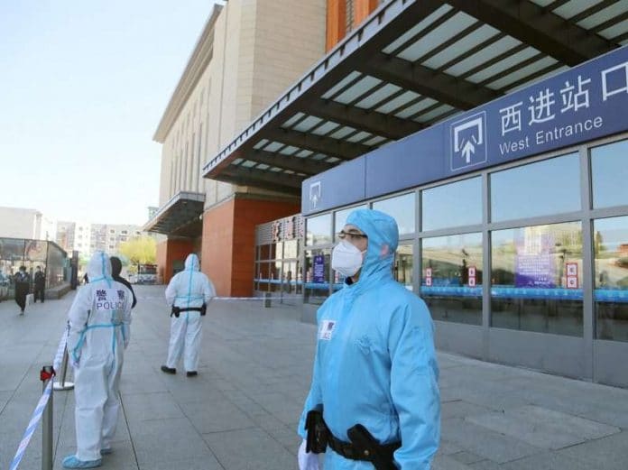 Coronavirus : la Chine reconfine plus de 100 millions de personnes à cause de nouveaux foyers de contamination