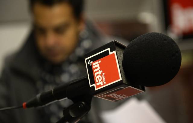 Énorme malaise - Khaled, un auditeur, dénonce en direct la discrimination de France Inter - VIDÉO