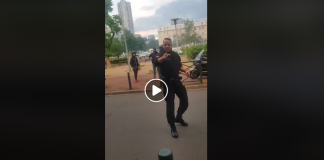 Nanterre un policier disjoncte complètement devant des habitants - VIDEO