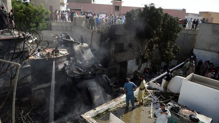 Pakistan - crash d’un avion à Karachi, au moins100 personnes perdent la vie - VIDEO