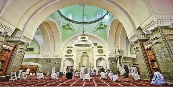 De Jeddah à Jérusalem, les fidèles retournent dans leurs mosquées