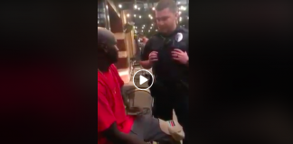 Etats-Unis des policiers arrêtent un afro-américain sans savoir que c’est un agent du FBI - VIDEO