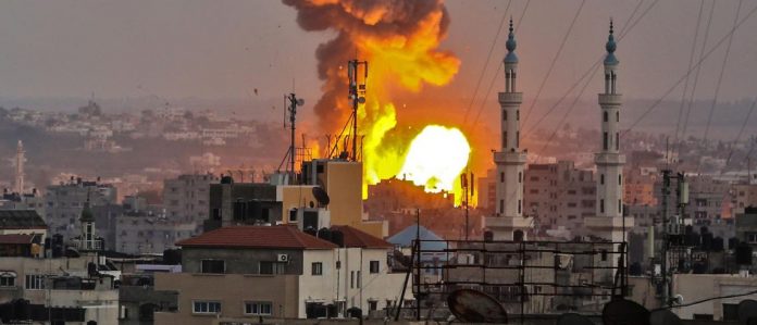 Les forces israéliennes lancent une attaque massive contre Gaza