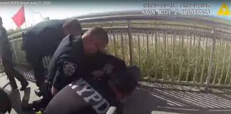 New-York - un policier étranglant un jeune homme se fait arrêter par son collègue - VIDEO