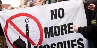 Royaume-Uni - les politiques craignent une montée de violences après la réouverture des mosquées