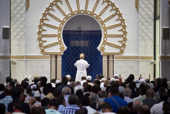 Algérie - les imams réclament la réouverture des mosquées