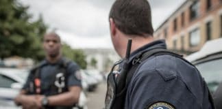 Deux policiers du 93 responsables du suicide de leur collègue d'après un témoin