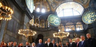 Erdogan défend la conversion de Sainte-Sophie en mosquée et réplique aux critiques