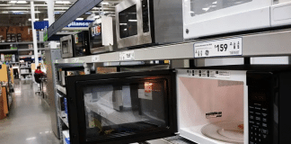 Santé : est-ce vraiment dangereux de cuire de la nourriture au micro-ondes ?