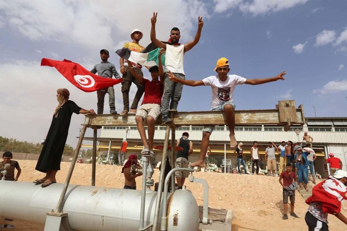 Tunisie - les manifestants ferment le principal site de production de pétrole du pays