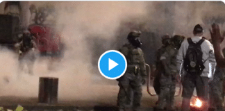 États-Unis : violemment frappé par la police, un homme reste debout et semble invincible