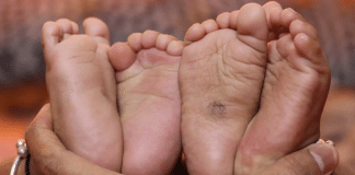 Inde : Une femme musulmane s'occupe des jumeaux nouveau-nés d'une hindoue positive au Covid-19