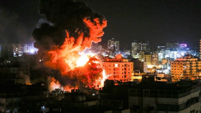 L'armée israélienne attaque des cibles du Hamas à Gaza