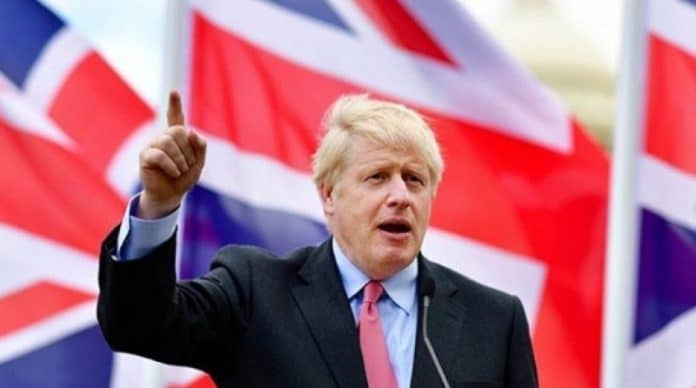 Les dirigeants palestiniens applaudissent Boris Johnson pour s'être opposé à l'annexion