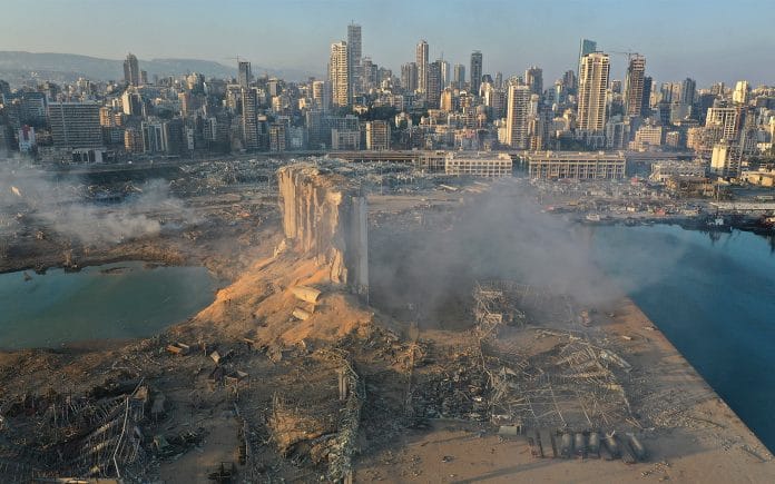 L'explosion de Beyrouth laisse jusqu'à 300.000 personnes sans-domicile, les dégâts touchent la moitié de la ville