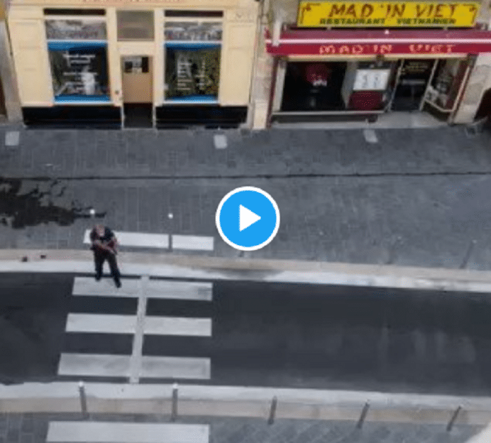 Nice : Une femme armée d'un Beretta met en joue des policiers et tire plusieurs fois