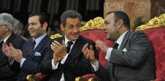 « Un roi d’une grande intelligence » : Nicolas Sarkozy honore Mohamed VI et critique Bouteflika