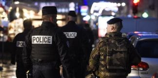 Carcassonne - une bagarre éclate entre des policiers et des militaires en pleine rue2