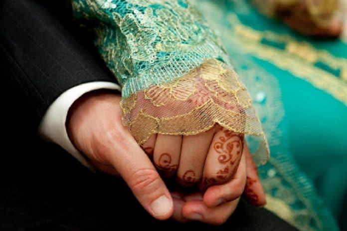 Maroc : Un couple organise un mariage clandestin et réussit à s'échapper à l'arrivée des policiers