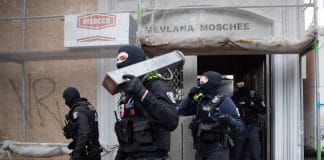 Berlin - 100 policiers font une descente dans une mosquée pendant la prière, Erdogan réagit