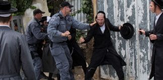 Coronavirus - la police israélienne et les ultra-orthodoxes s'affrontent en raison du confinement