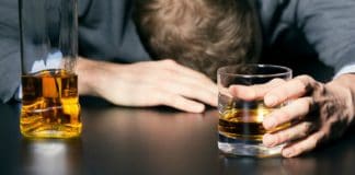 Maroc : Quatre jeunes consomment de l'alcool fabriqué avec du diluant pour peinture et en meurent