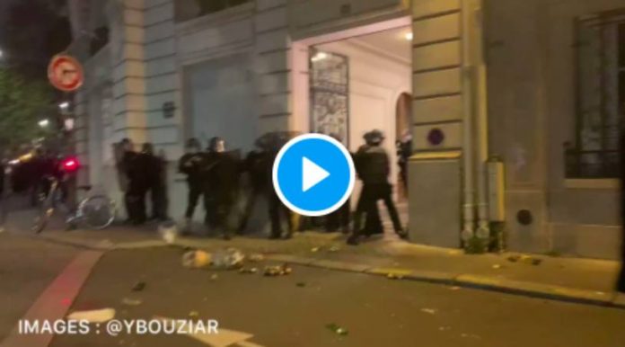Loi Sécurité Globale  des policiers se font charger par des manifestants - VIDEO